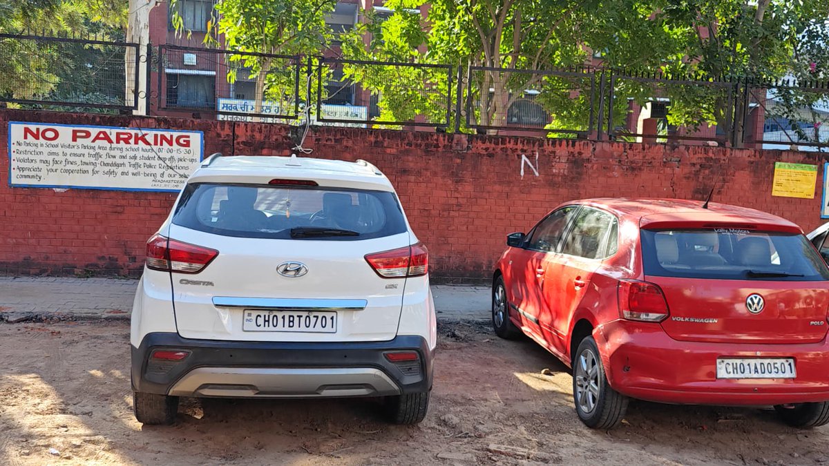 gmhs37c's tweet photo. 🚨 Despite repeated requests, GMHS 37C's parking chaos continues unchecked. Parents &amp; Teachers are left puzzled, wondering if finding a solution has become an unsolvable riddle. @trafficchd @ssptfcchd can you help us for the sake of the safety of our students ? #chaos https://t.co/hZc9WEpAIe