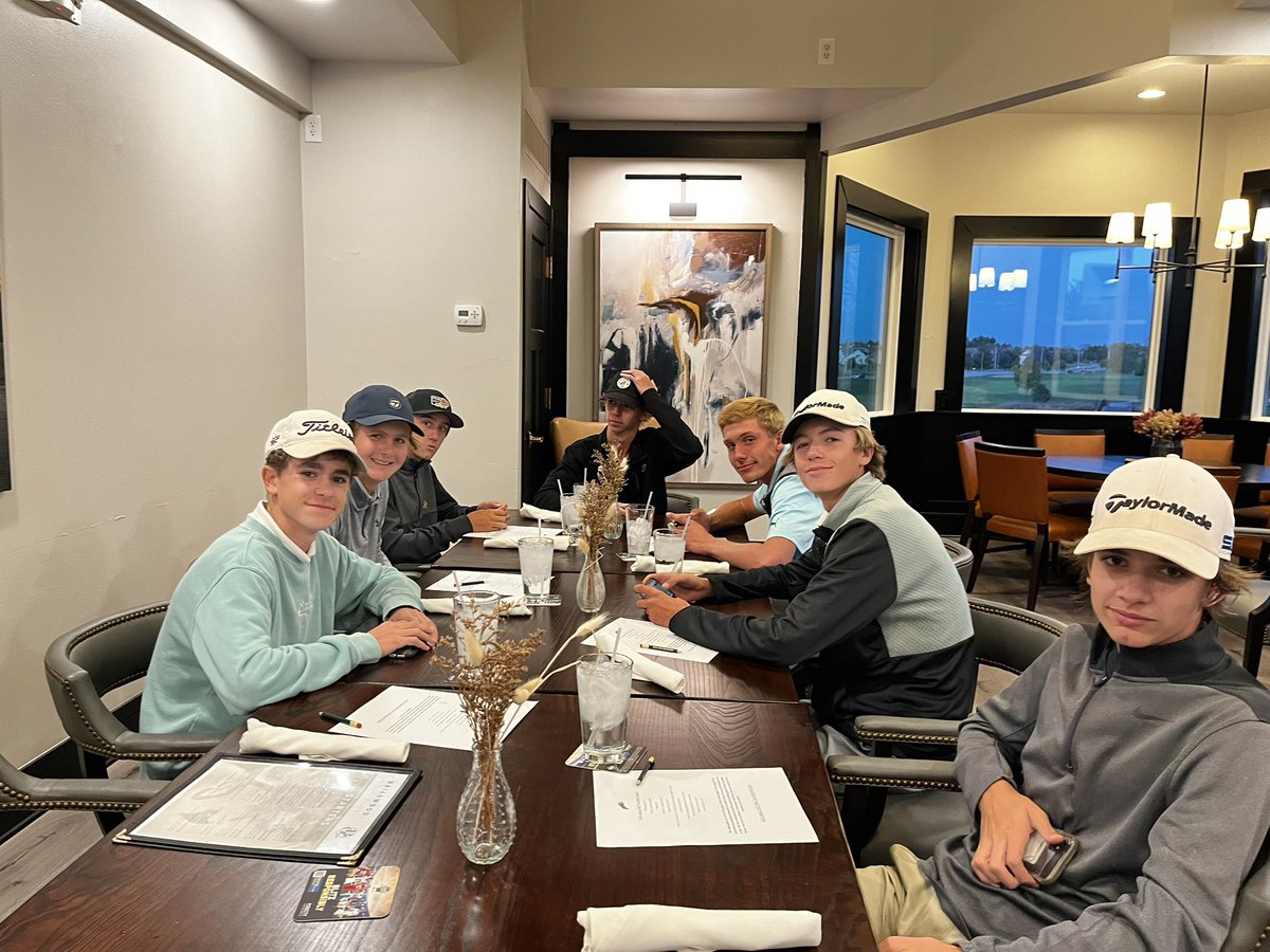 ACHSBoysGolf's tweet photo. The Jags had their Pre-State Tournament meal together tonight. Some special guests from a certain team (2013 State Championship Jags team) made an appearance.
WE’RE READY!
GO JAGS!!!! 🙌🐾⛳️
#everyday #everyround #everyshot https://t.co/0rq0l8vOFa