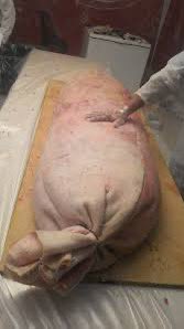 Ya está volviendo Román desde Brasil y la aduana Brasilera lo retiene por exceso de equipaje. 💙💛💙