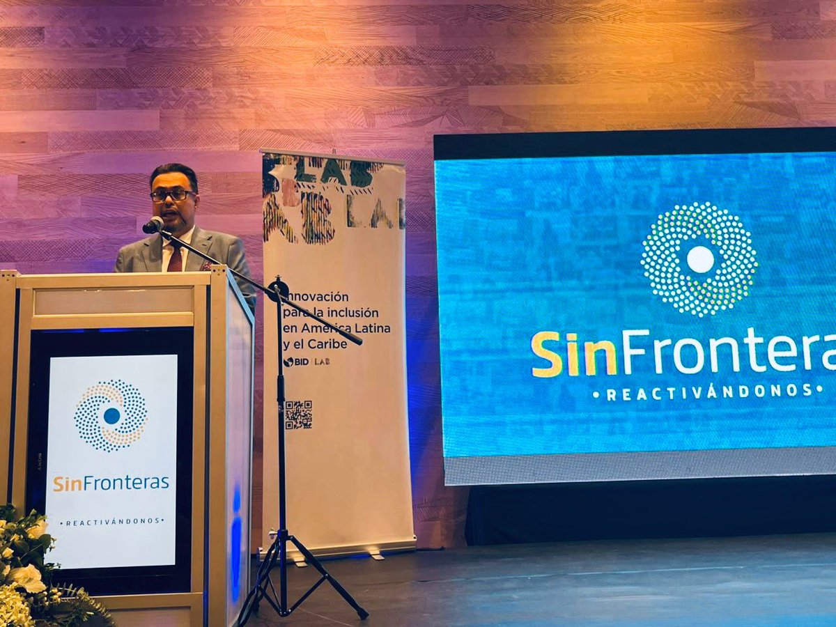 VinicioRodP's tweet photo. de #SinFronteras de @FundacionCrisfe cofinaciado por @el_BID. Desde 2020 la iniciativa impulsa inserción económica y social de migrantes con enfoque en emprendimiento y empleo. Se beneficiaran a más de 5200 familias y 77% de beneficiarios son mujeres. https://t.co/FrCKk9sl66