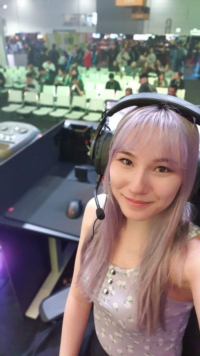 LIVE AT @PAXAus playing....  CS2???

Will also be streamed on ttv/paxarena, if you'd like to watch me.

There's THREE PRO PLAYERS in this showmatch. Help! 💀 Hahah