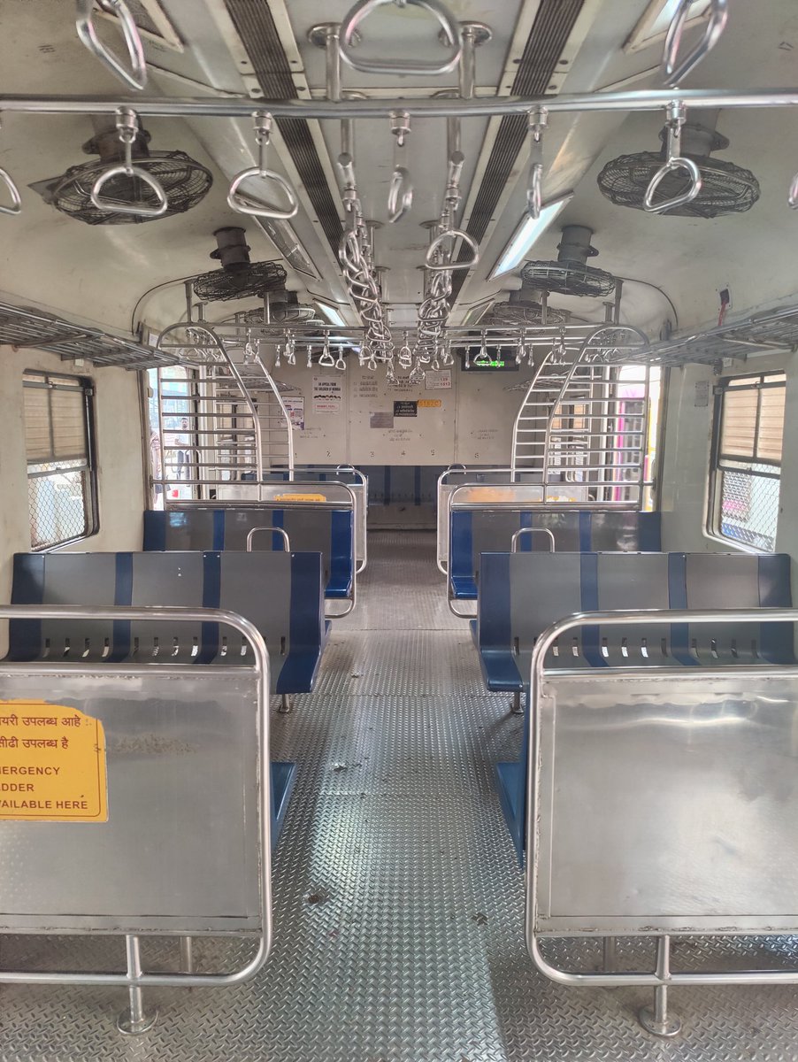 rishikaa_iyer's tweet photo. The Saturnalia miracle is an empty Churchgate train (8:30am) in rush hour. https://t.co/GF5otOittf