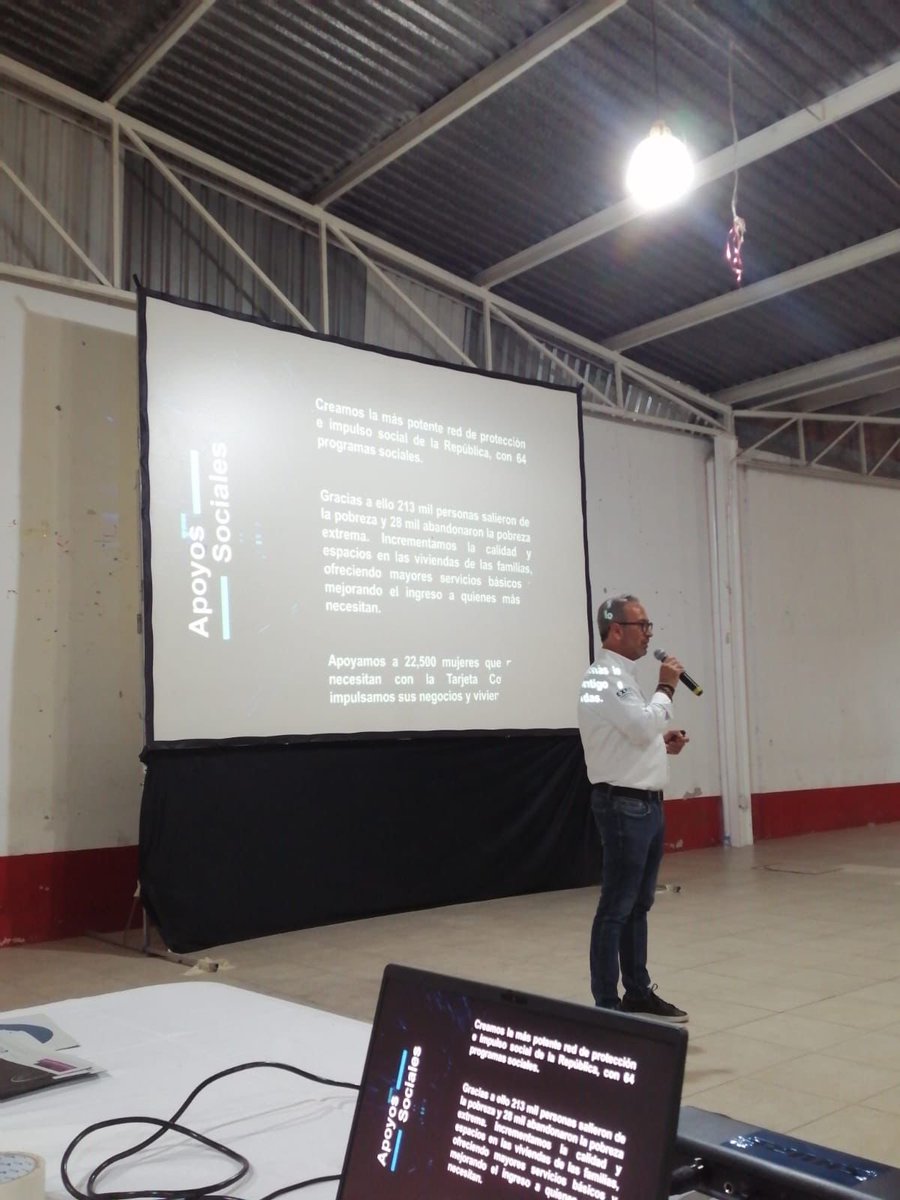 SEDESUQro's tweet photo. Estuvimos en la localidad de Jesús María en El Marqués, finalizamos la entrega del #2doinformeQRO del gobernador @makugo, para dar cuenta de las acciones y logros de la administración. #ConstruyendoElFuturodeQuerétaro. https://t.co/z7G8qzQTSe