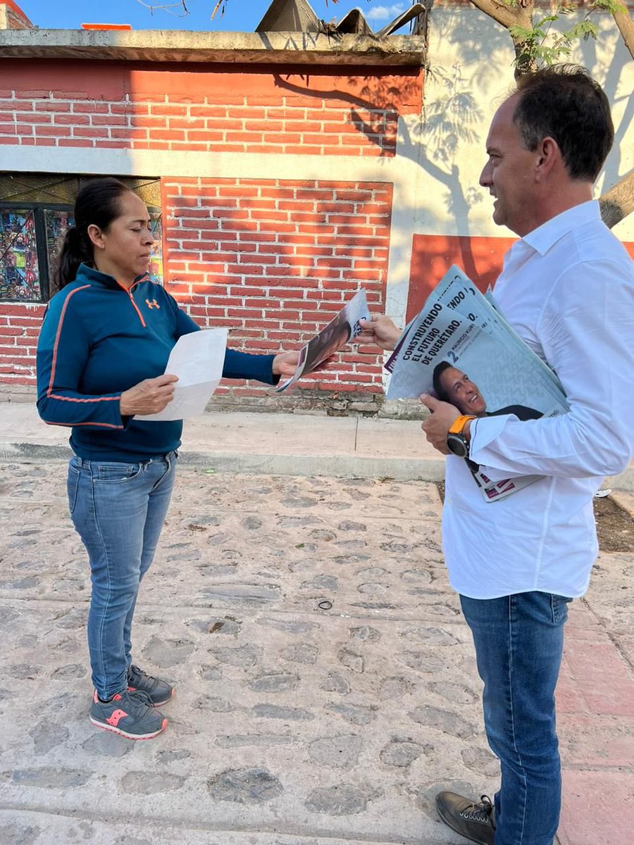 SEDESUQro's tweet photo. Estuvimos en la localidad de Jesús María en El Marqués, finalizamos la entrega del #2doinformeQRO del gobernador @makugo, para dar cuenta de las acciones y logros de la administración. #ConstruyendoElFuturodeQuerétaro. https://t.co/z7G8qzQTSe