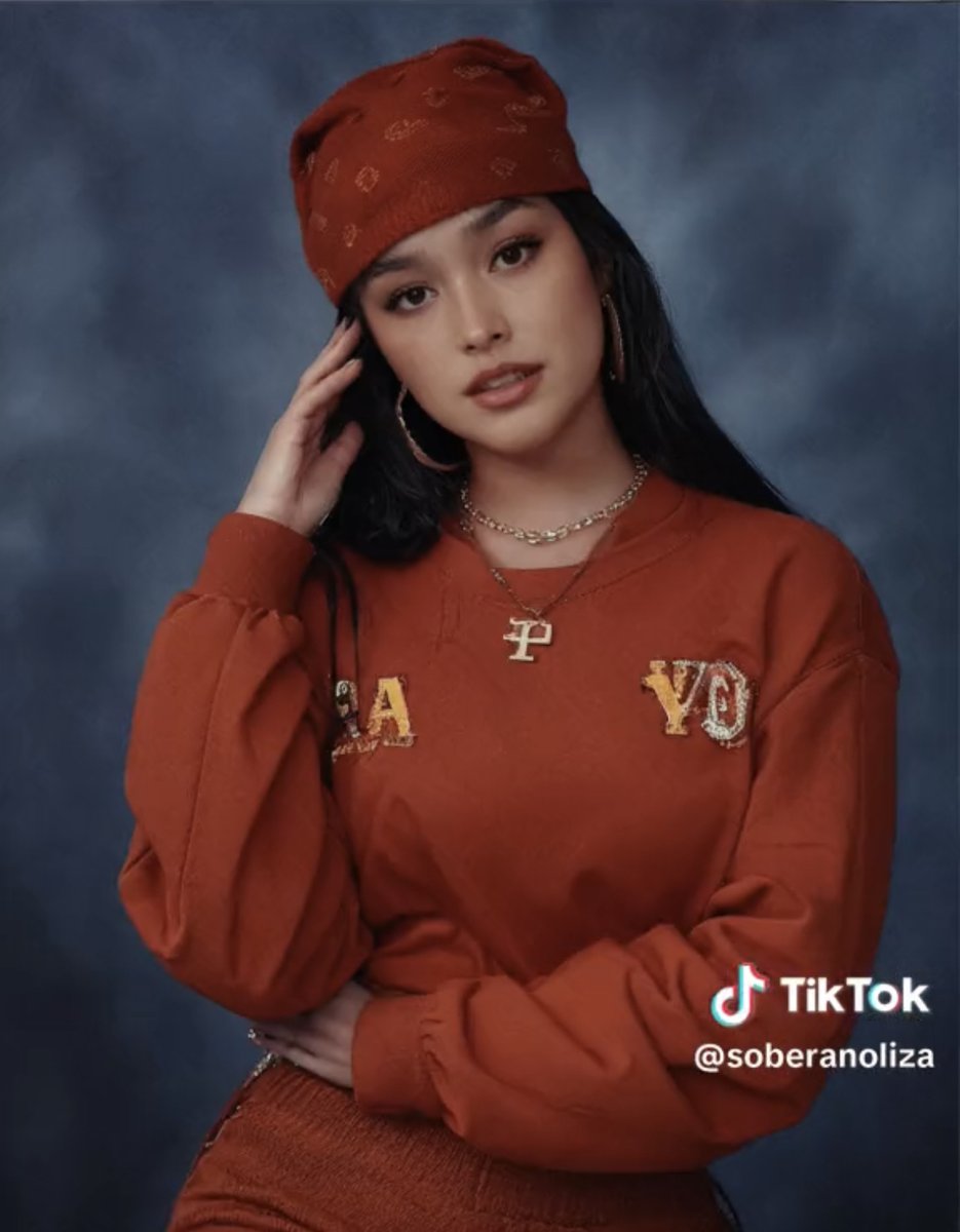 inquirerdotnet's tweet photo. 'MAS MAGANDA KA PA RIN SA AI' 😍

LOOK: Actress Liza Soberano wows her fans as she joins the AI yearbook trend on TikTok.

"Kahit hindi ka mag-AI, maganda pa rin kalalabasan," one comment reads. | 📷: Soberano https://t.co/d1WgazedN9