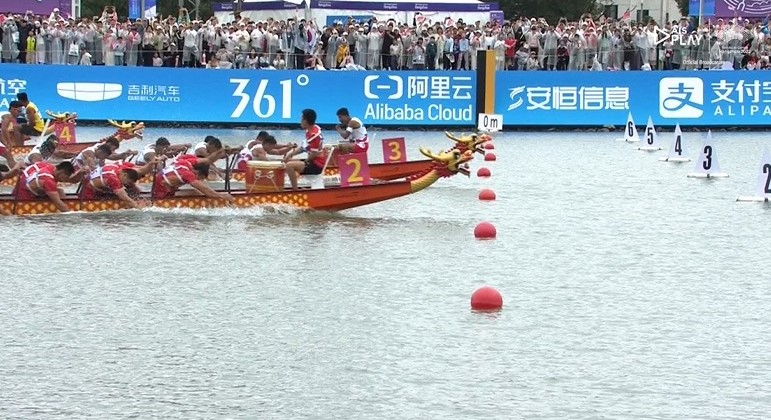 ainurohman's tweet photo. AKHIRNYA EMASSSSS!!!!! 

Tim Dragon Boat Indonesia meraih emas putra 1.000 meter. Kali ini mengalahkan China margin sangat tipis 0.047 detik! 

Sebuah pembalasan manis setelah kekalahan dari China di nomor 500 meter! 

SELAMAT!!!!! https://t.co/eQ4yx4qQ2h