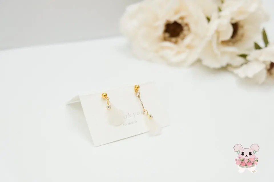RIICHI_sewing's tweet photo. ✳︎Flower✳︎花びら pierce

ひらひら揺れる花びら❤️

https://t.co/Upu6d06qTY

#ポリマークレイ
#polymercray
#cray
#樹脂粘土
#おしゃれ好きな人と繋がりたい
#アクセサリー
#ハンドメイドアクセサリー
#ハンドメイド好きさんと繋がりたい
#ハンドメイド作家さんと繋がりたい
#minneで販売 https://t.co/KXjBxdKZVq