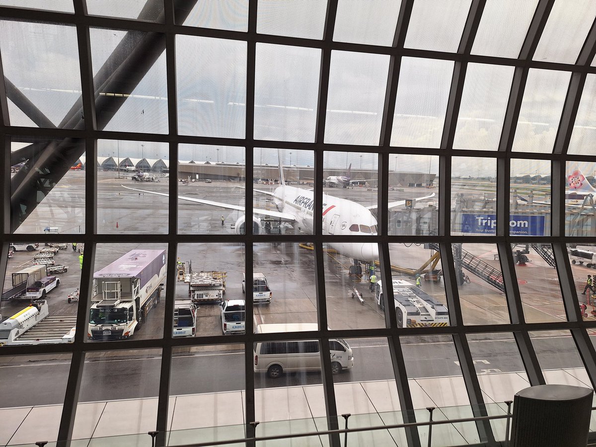 marcleflour's tweet photo. AF165
@boeing 787-900
F-HRBI
@airfrance #airfrance #af165 #dreamliner #b787900 #fhrbi https://t.co/wwrZx0fjsu