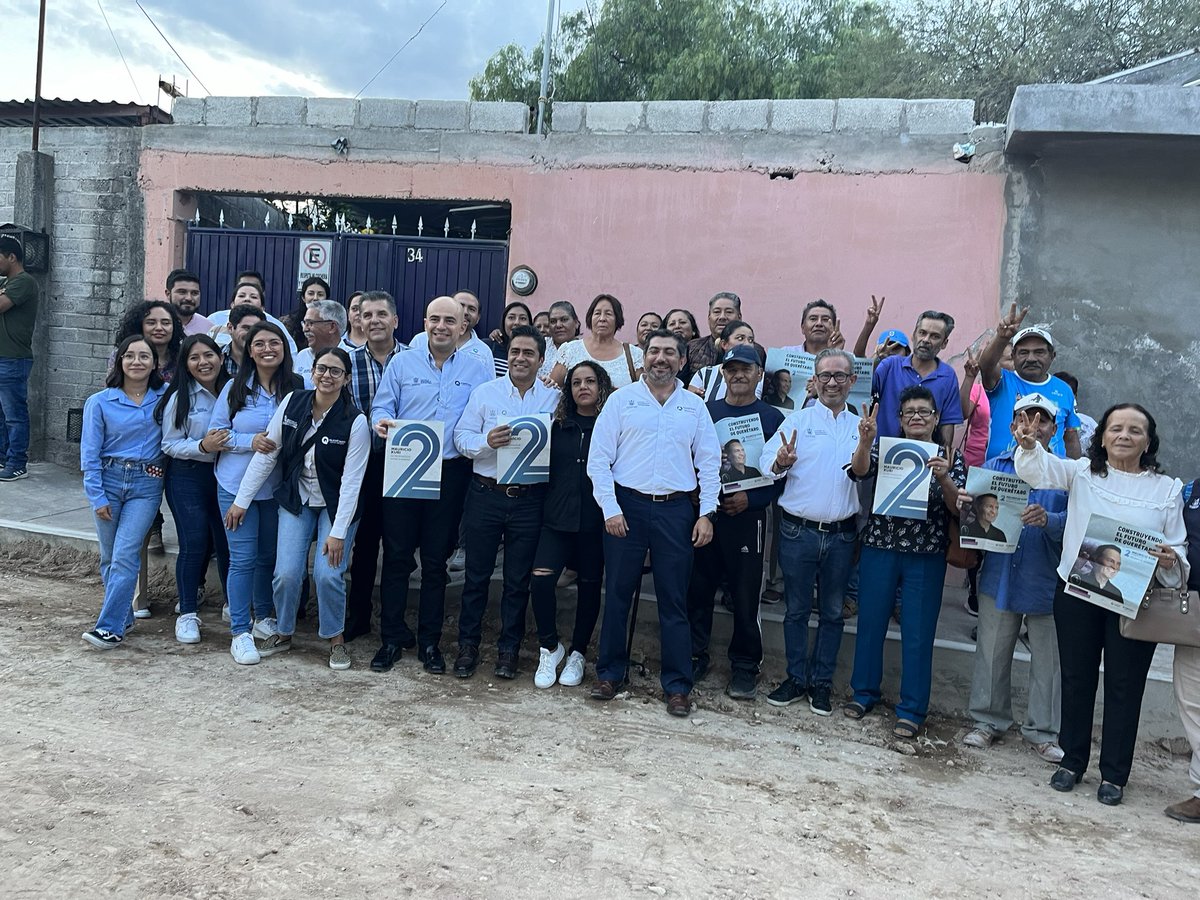 gmontesd's tweet photo. Hoy platicamos con ciudadanos de Jesús María en el @mpio_El_Marques donde platicamos de las acciones y  logros alcanzados por el Gobernador @makugo en este #2doInformeQRO donde sigue #ConstruyendoElFuturoDeQuerétaro https://t.co/C9GJ34NEf4