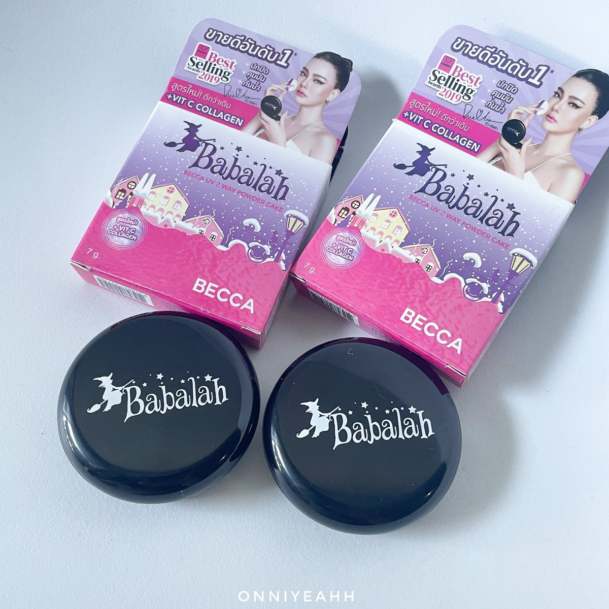 wch_reviews's tweet photo. #แป้งแม่มด 🧙🏻‍♀️🪄ในตำนาน เราใช้ตลับเล็ก พกพาง่าย มี 2 สี 01/02 เราใช้เบอร์ 01 สีพอดีกับผิวเลย ไม่ได้ลงรองพื้นแต่ปกปิดดีเลย เนียนมาก คุมมันทั้งวัน ใครยังไม่ลอง ไปหาตำมาลองนะ ที่ 7-11 ได้แสตมป์ 1บาท 2 ดวงด้วยน้าา #Babalah #รีวิวเซเว่น #แสตมป์เซเว่น https://t.co/X5cHpVHXh1