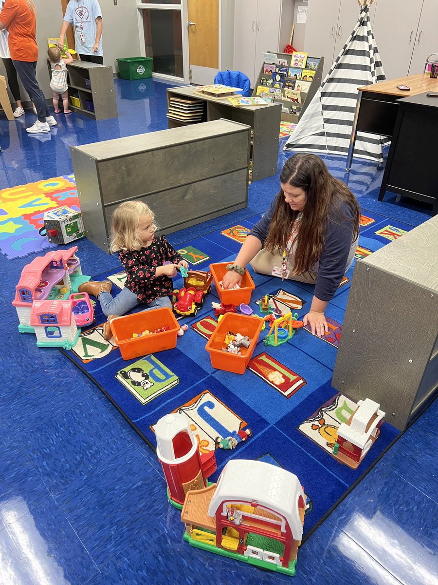 switzsc's tweet photo. It was Meet and Greet Night at our @switzsc  preschool. So excited about all of the early learning that will take place here. We’re so happy to offer this opportunity to our employees. Great families. Great leaders. Great kids. #PacerPride https://t.co/mKJJgjSQLB
