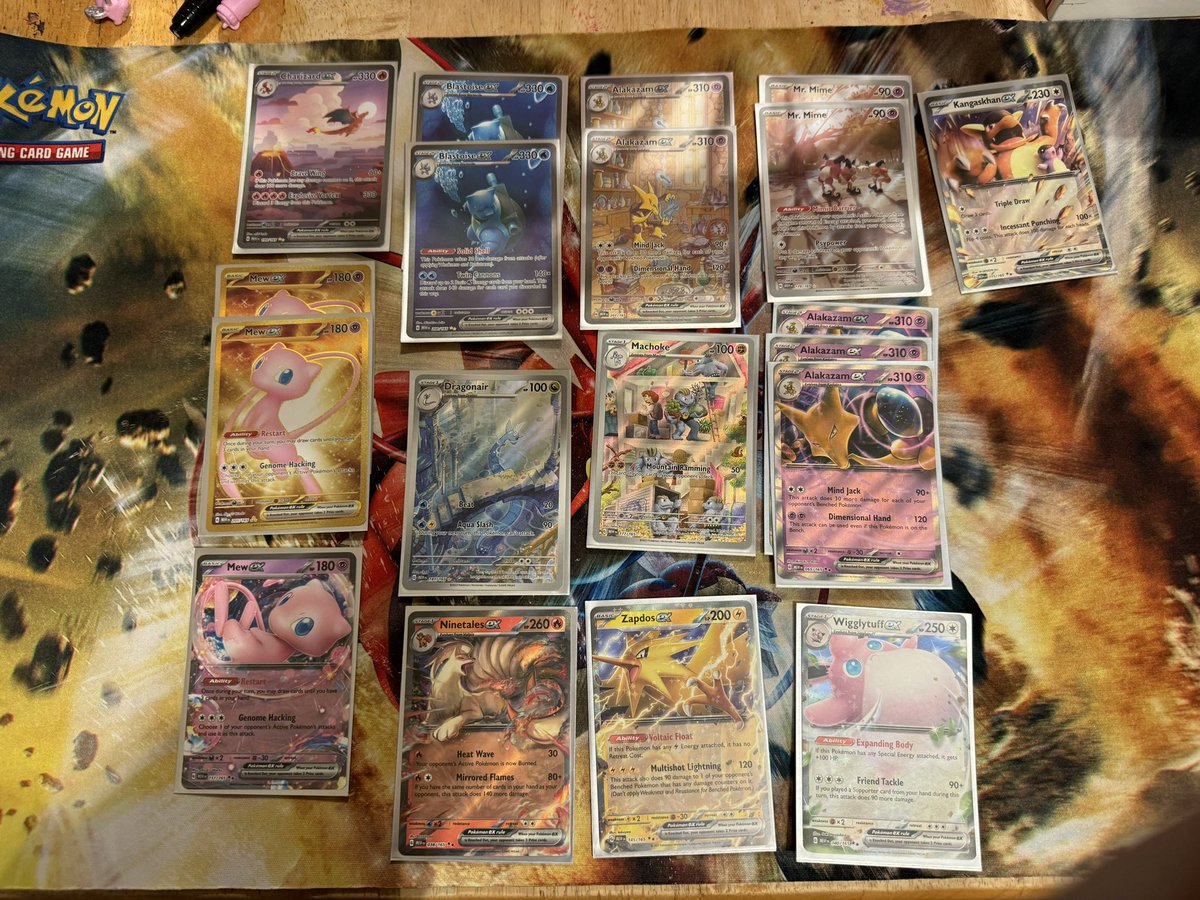timmybear89's tweet photo. @JuiceProphet I have these dupes for trade. Looking for a few cards if anyone wants to run some trades https://t.co/TqFZGnm2Fr
