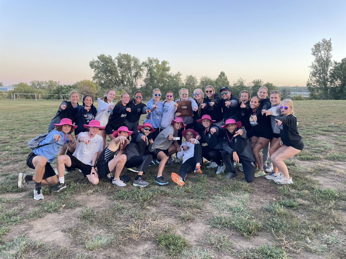 ENHSXC's tweet image. Jv girls finish 🥈 and jv boys finish 9th at EMC!

Boys were led by Luke in 31st

Girls with 5 in the top 15 
Chloe 🥈
Payton 6th 
Quinn 7th 
Morgan 11th
Hailey 13th