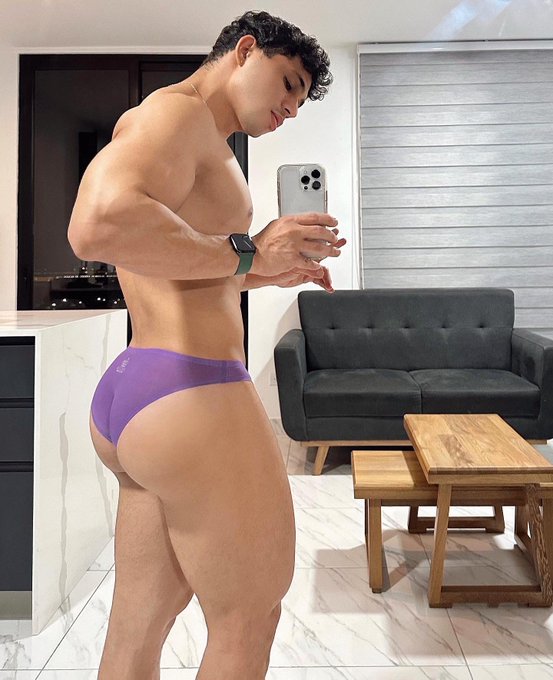 I want to sit on you https://t.co/DtftBSr7O5