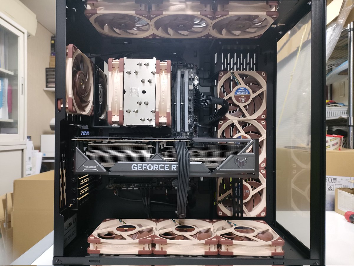 PCtake's tweet photo. Noctuaファンをフル搭載した激シブPC!
4090のNoctua Editionがあればパーフェクトでしたね。 https://t.co/5iXruDYBIe