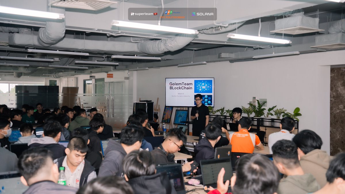 SuperteamVN's tweet image. 1/ Buổi Build Station tại FPT Polytechnic đã diễn ra cực kỳ sôi nổi! 🎉 
👥 Hơn 150 sinh viên tham gia 
👩‍💼 4 người hướng dẫn 
📋 28 dự án đã review bởi các mentors ưu tú nhất! #HyperdriveHackathon @fptpoly  

@SaigonButcher @DarthCastelian @s0nhaaa @lamasfinance