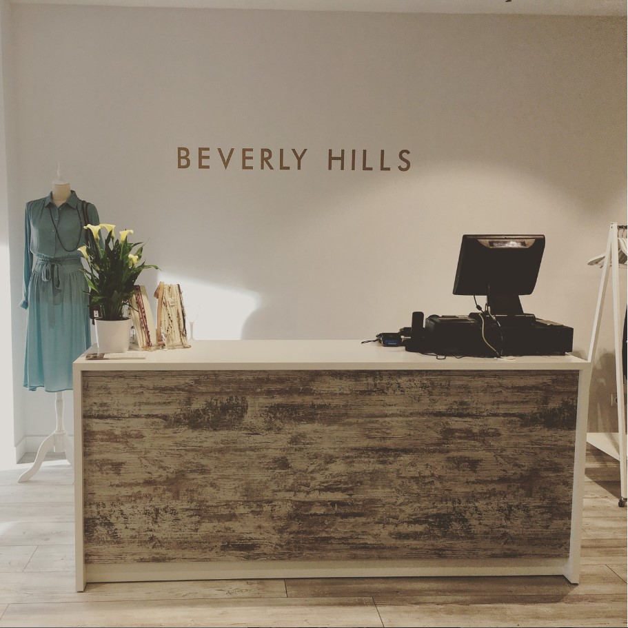 TIENDA EN CENTRO COMERCIAL