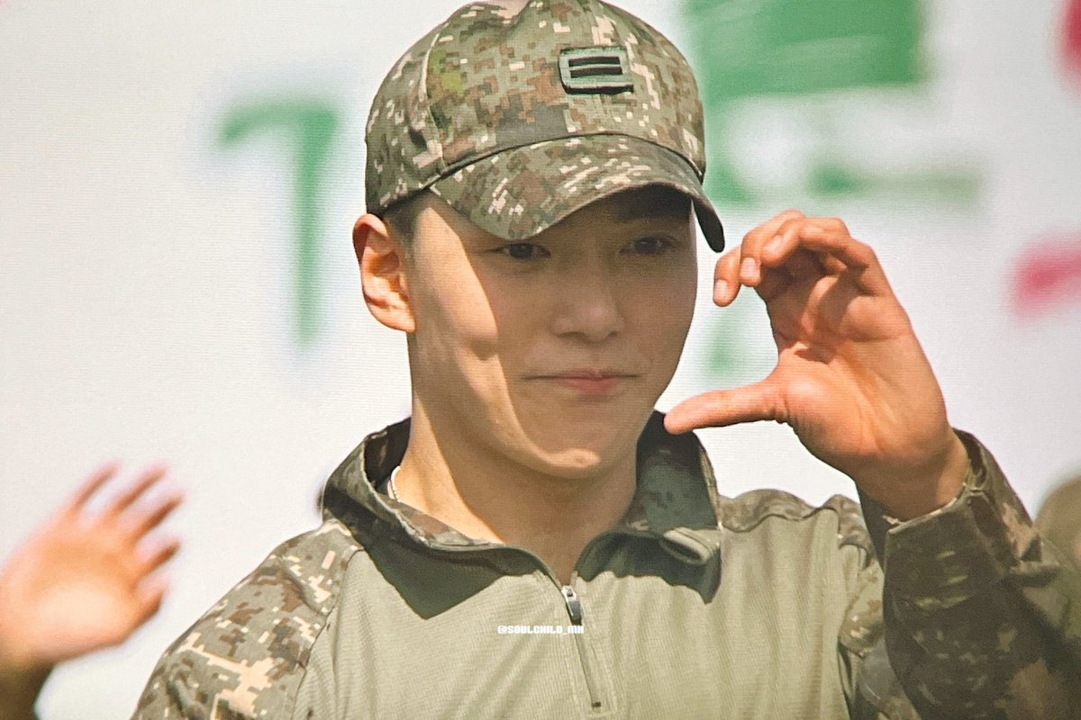 mingorae's tweet image. when you tryna be the model private first class but you’re also a babygirl