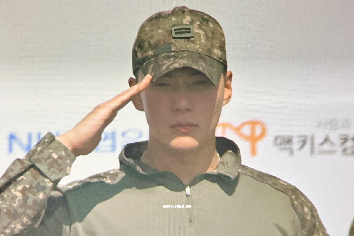 mingorae's tweet image. when you tryna be the model private first class but you’re also a babygirl