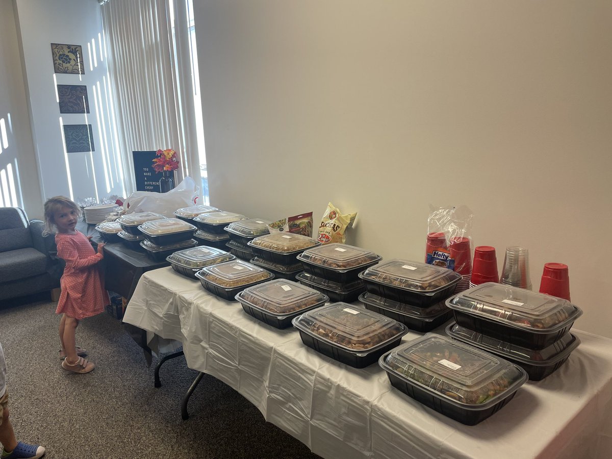 MorganGraceUT's tweet photo. We are thankful for our Morgan Elementary Teachers and Staff! We enjoyed sharing a meal with them tonight in appreciation to their service to our community. @bobbewould @sendnetwork @sendsaltlake @RedemptionUtah @danieljsavage @UISBCPlanting @NAMB_SBC https://t.co/YY3OPucKhv