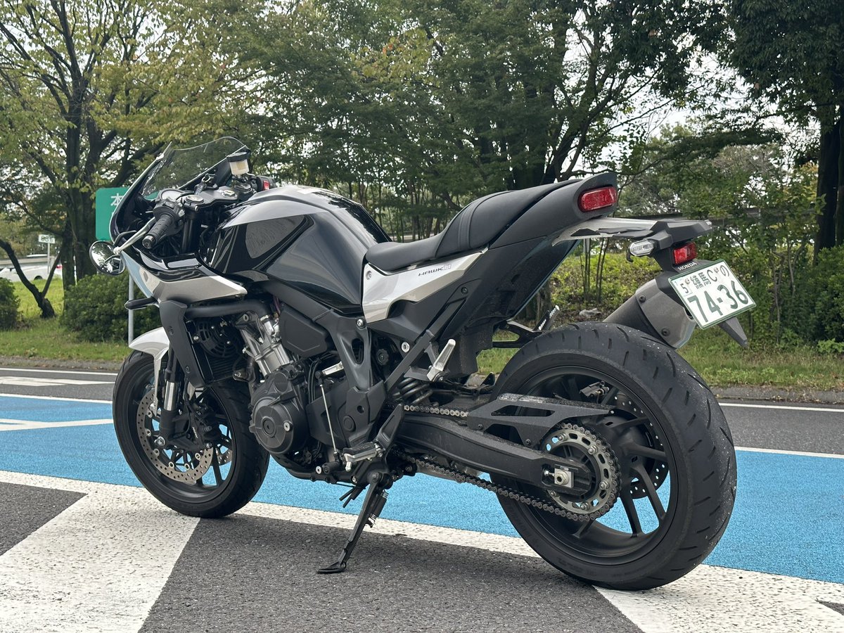 justingetsabout's tweet photo. I’ve had the pleasure of beasting about on the Japan only Honda Hawk 11 over the past couple of days. It’s got tons of torque, is top fun on the twisties and relaxed enough to enjoy all day long. Go on @HondaUKBikes , you know it makes sense! @MCNnews https://t.co/6rqcoaMWaQ