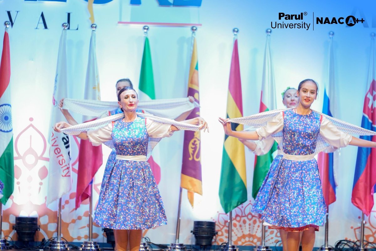 drdevanshupatel's tweet photo. Folk 'n' roll fever on Day 1! 💥🥁🎊

Our auditorium served as a global stage, and the performers rocked their traditional acts with mind-blowing enthusiasm. It was a beautiful symphony of diverse cultures, each in its most authentic form. 🌍🫶

#paruluniversity #lifeatpu https://t.co/ByLhz8FIw9