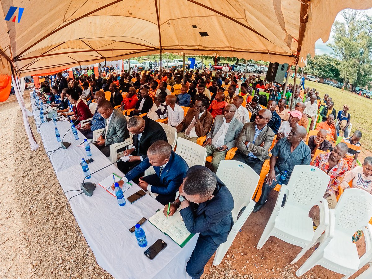 🇧🇮 <a href="/ParcemBurundi/">parcem</a> se félicite grandement de voir les Ministres eux même venir animer l’émission public, des questions réponses des journalistes en lieu et place de leurs porte-paroles.

🗣️ C’est une recommandation qu’elle avait formulée depuis longtemps dans le cadre du plaidoyer