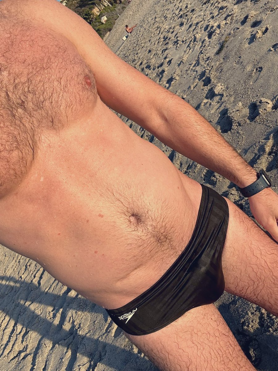 wetsuitspeedo's tweet photo. Random beach day today after work today… #speedo #aquablade https://t.co/mDSrk5twzk