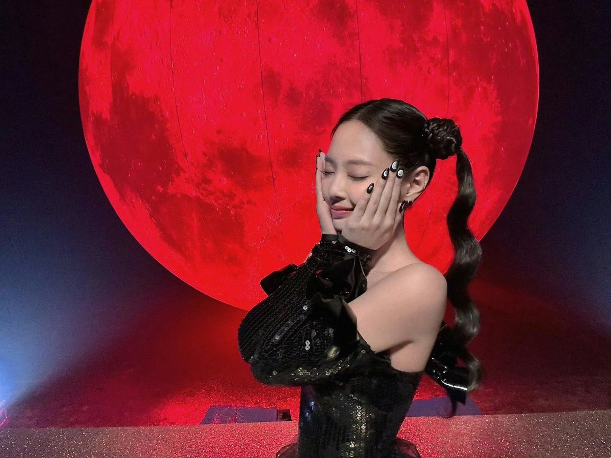 📸 231006 #JENNIE You &amp; Me Behind The Scene
