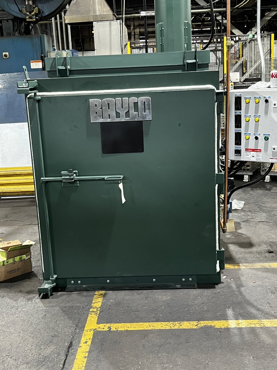 CDChemicals's tweet photo. Started up this new Bayco/Guspro oven in a west suburb of Chicago. Started the 30 hours thermal cure of the floor refractory cement. #baycooven #customdesignedchemicals #burnoffoven https://t.co/46xJiHU2wX