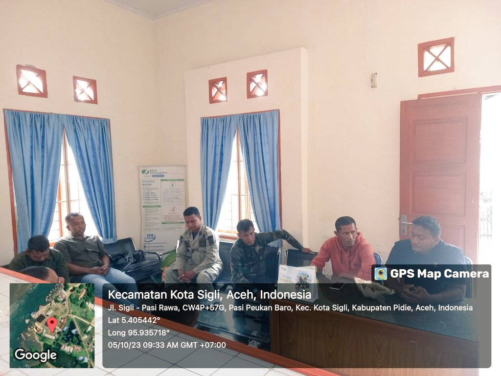 kualapeukanbaro's tweet photo. #Sahabatbahari Kamis (05/10) kegiatan evaluasi &amp; pembinaan petugas keamanan (securiti pelabuhan dan petugas @SatpolPPaceh ) yg di tempatkan di PP.@kualapeukanbaro , terciptanya kedisiplinan,tanggung jawab dalam bekerja dan selalu menjaga kekompakan 
@DkpAceh https://t.co/Y1BsdQzKvd