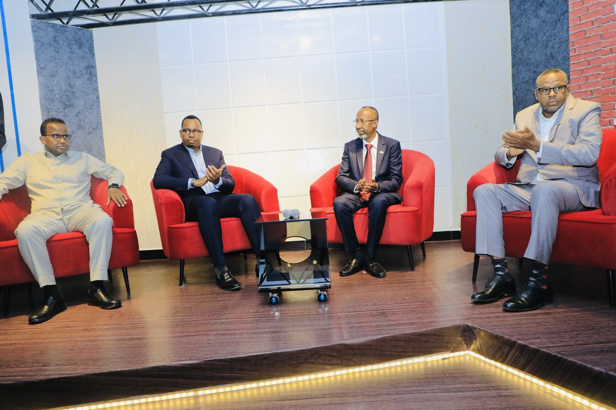 SIMADiLab's tweet photo. A historic moment for Somalia’s innovation ecosystem as we unveiled another upgrade for SIMAD iLab. The new executive arena targets all ecosystem stakeholders to collaborate on youth and job opportunities. We introduced an innovation theater, a dedicated space for startups and MSMEs, and a well-equipped corner for private sector leaders and civil servants.

We’re grateful to the presence of our esteemed guests including H.E. Farah Sheikh Abdulkadir, the Minister of Education, Culture, and Higher Education. Your presence is appreciated.