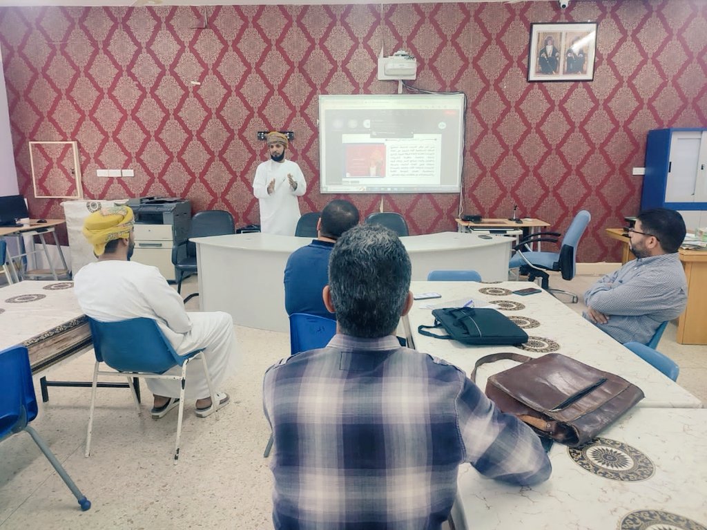 ahmed8al8's tweet photo. جانب من ورشة (منظومة القياس المؤسسي الفردي إجادة) 
من تقديم إدارة المدرسة للمعلمين الجدد بالمدرسة.@eso_seeb https://t.co/SESG7t94Xq