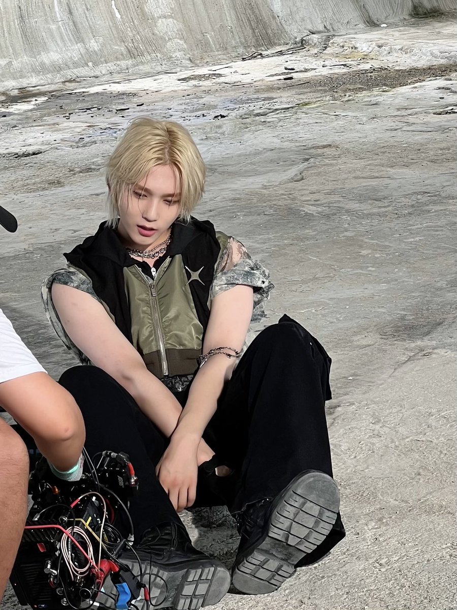by_EPEX's tweet photo. [#백승]

풀메탈자켓을 걸쳐~😎😎

#EPEX #이펙스 #BAEKSEUNG #백승 #백전백승 https://t.co/A4X4qburuD