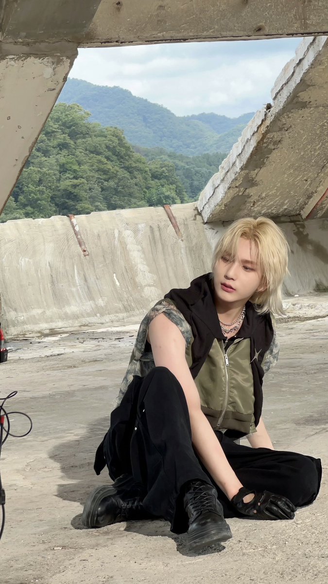 by_EPEX's tweet photo. [#백승]

풀메탈자켓을 걸쳐~😎😎

#EPEX #이펙스 #BAEKSEUNG #백승 #백전백승 https://t.co/A4X4qburuD