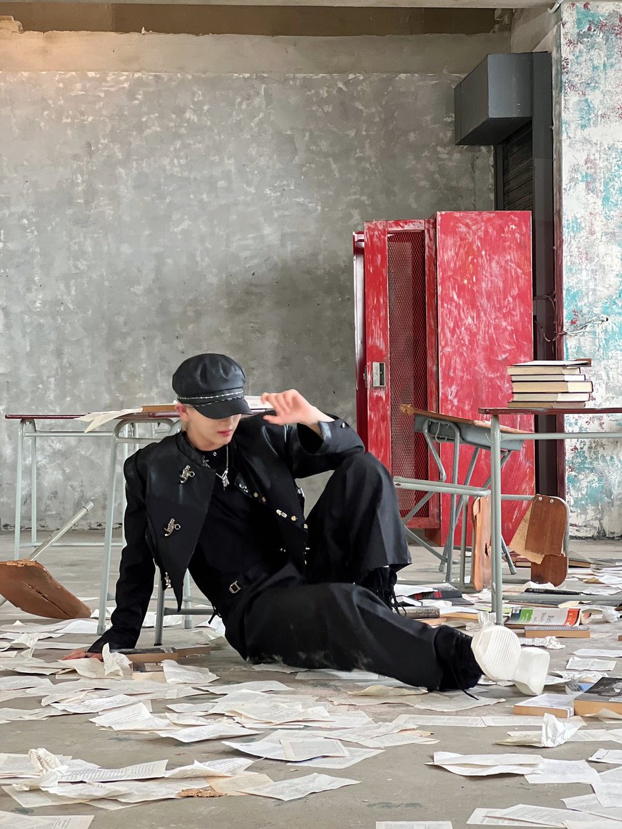by_EPEX's tweet photo. [#백승]

풀메탈자켓을 걸쳐~😎😎

#EPEX #이펙스 #BAEKSEUNG #백승 #백전백승 https://t.co/A4X4qburuD