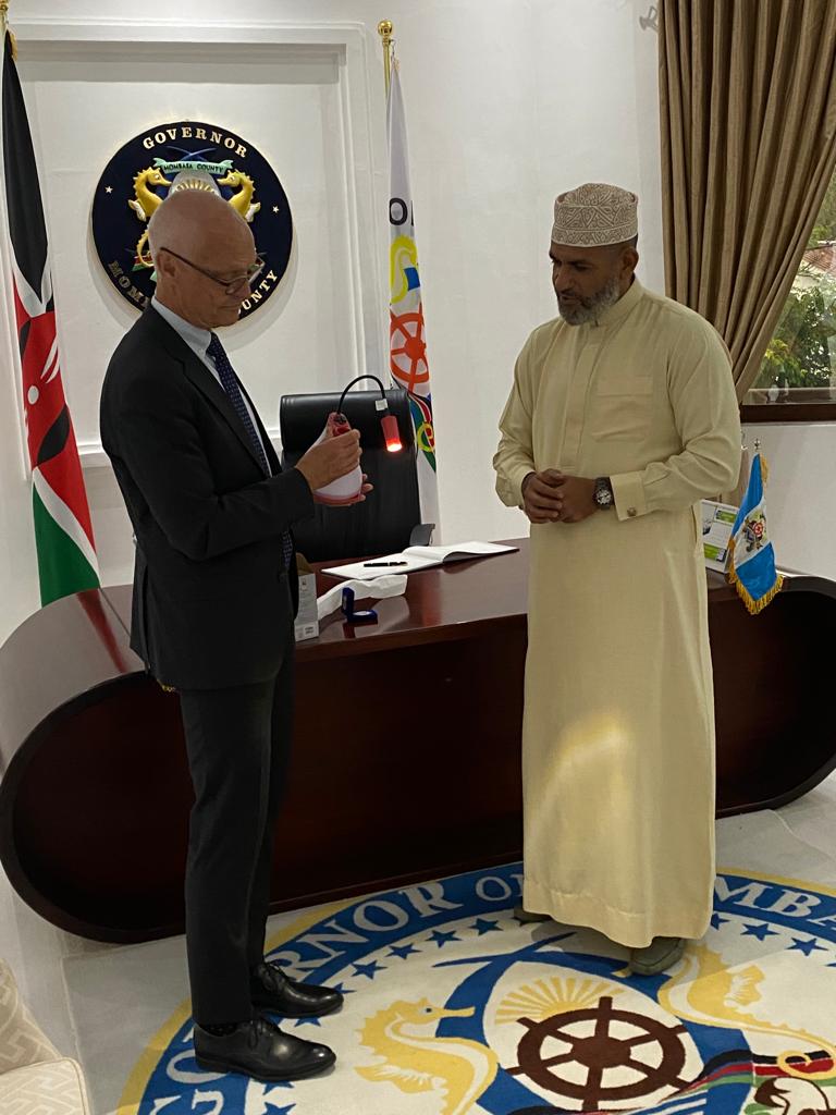NorwayAmbKenya's tweet photo. Visited beautiful #Mombasa to open the new Honorary Consul's office and for meeting with County admin, NGOs, private sector. Proud to receive the lovely Coat of Arms and painting from Governor @A_S_Nassir &amp; hand back a solar lamp from @brightsolar https://t.co/Nrwu1CMASj