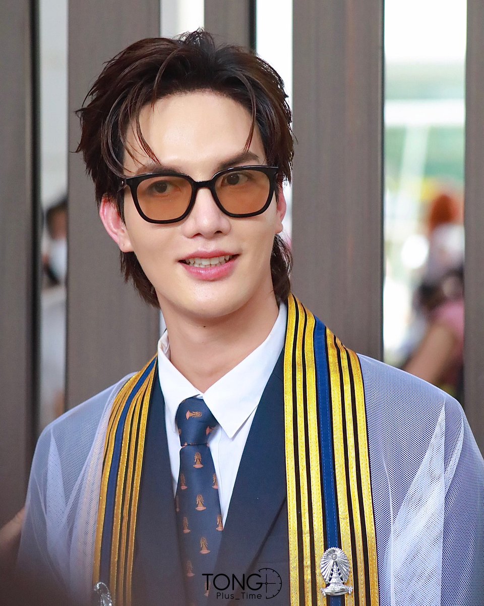 TongPlus_Time's tweet photo. หนุ่มแว่นที่จริงใจ  
#ต๋องปริญญาโทGoปริญญาใจ
#tongthk
#ปลาน้อยของต๋อง https://t.co/9Qliurpgoc