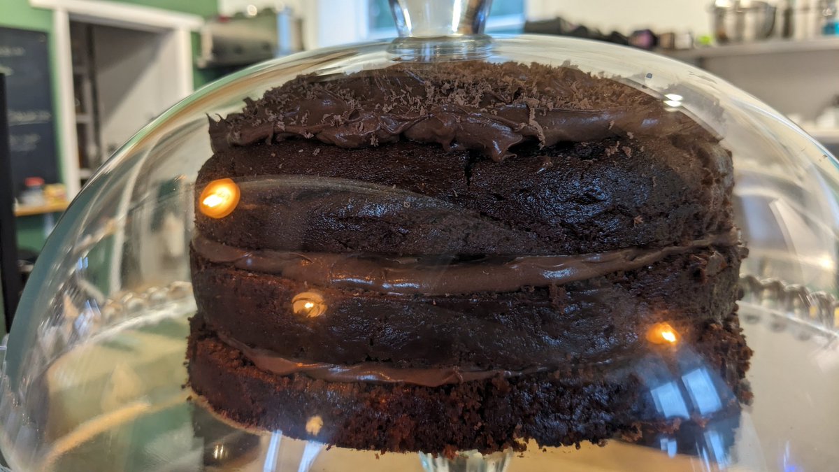 VeganOlive1's tweet photo. Fantastic #Vegan #Glutenfree chocolate cake at #GreendaleTearooms #Downham chef emailed me to say 'Come and Try It'.. Stonkingly Scrumptious ☺️😋😋🌱🌻❤️😍 #Veganfriendly #Veganfoodshare https://t.co/XOXnOGthAt