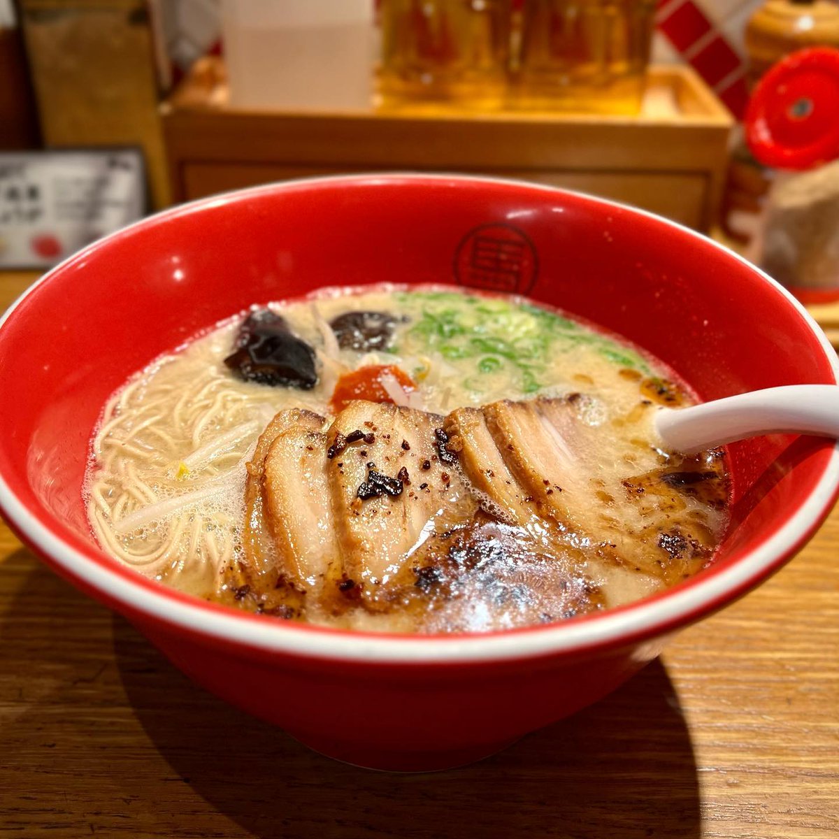 iconah126's tweet photo. 何時訪れても安定した味…😋
コレって結構難しいんですよね！

ごちそうさまでした✨
・
・
・
#広島グルメ #広島ラーメン #グルメ #グルメスタグラム #ランチ #ディナー #夜ごはん #夕食 #食べスタグラム #食べるの大好き #食べるの好きな人と繋がりたい #らーめん #ラーメン #ラーメン大好き https://t.co/FpJsdCOpyl