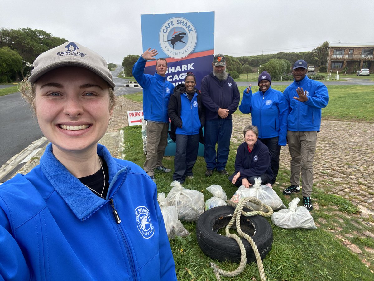 CSA_Gansbaai's tweet photo. Cleaning up Gansbaai harbour today! 🚮 

We found lots of polystyrene! To reduce use: Bring your own Tupperware to restaurants &amp; make sure to recycle. 

Join us in keeping our planet clean! 🌏💚 

#CleanUpGansbaai #EnvironmentalAction https://t.co/7Vd7fa2G93