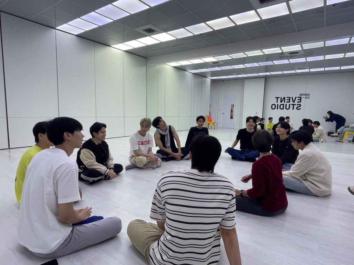 ที่ยมโลกวันนี้ เขาเตรียมวางแผนมัดใจคุณผู้ชมมมมแล้วค่าาาา🥰💖✨

#TheHellGuard
#HarikarnSolution