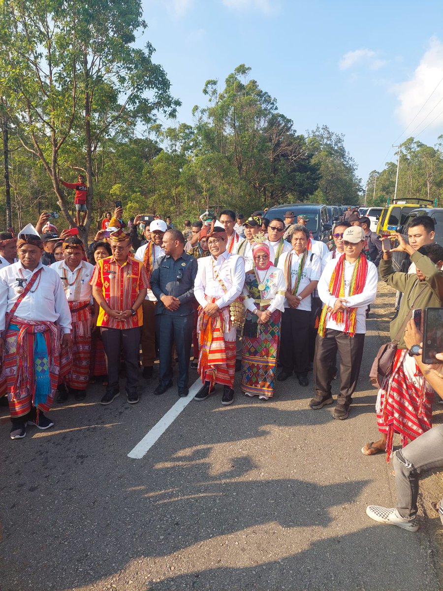 #HariBhaktiPendampingDesa 
<a href="/jokowi/">Joko Widodo</a> <a href="/halimiskandarnu/">ABDUL HALIM ISKANDAR</a> @kemendespdtt <a href="/imansyukri/">Iman Sukri</a> <a href="/malik_haramain/">malikharamain</a> <a href="/taufikmadjid71/">IG : taufik.madjid</a> <a href="/azzameldzikrie/">#SantriIndonesia</a> <a href="/tppkemendes/">TPP KEMENDES</a> <a href="/TPPBali/">TPP Bali</a>