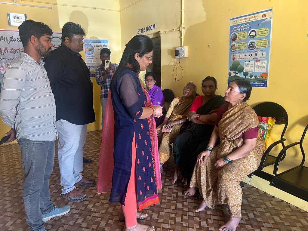 DC_Medchal_CMC's tweet photo. CDMA visit to Basthidawakhana at Medchal Municipality..@cdmatelangana @ACLB_Medchal @chmallareddyMLA @arvindkumar_ias  @HydRdma @KTRBRS @PamelaSatpathy @RDMAhyderabad https://t.co/FV2Pdvmu3l