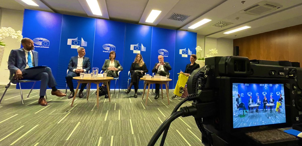 Pravkar v @Europarl_SL o odnosih med EU in OZN, z @MatjaNemec ,  Suzano Češarek (MZEZ), dr. Ano Bojinović Fenko (FDV), @LKarnelutti (mladinska delegatka Delegacije EU pri OZN). 

Razpravo moderira Seku Conde (TV SLO).