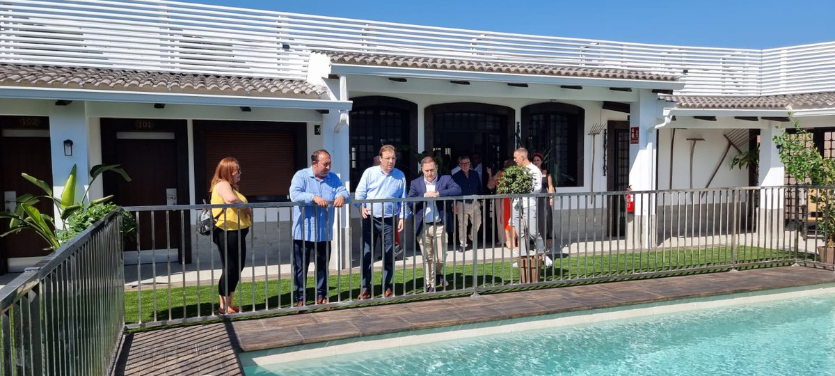 GFVara's tweet photo. Desde ayer se podrá disfrutar en #Barbaño de un precioso complejo rural, gracias amigo Portu, te deseo el mejor de los éxitos en este bonito proyecto que fomenta la economía de la zona y permite que parte del mundo pueda disfrutar de los tesoros de la Extremadura rural. https://t.co/UD7uPRE2kB