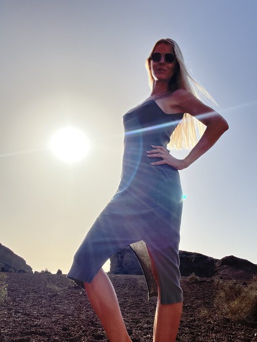 Who wants to know what&rsquo;s under my dress should explore Lynna&rsquo;s Sex World! https://t.co/pURbItAMZc Get