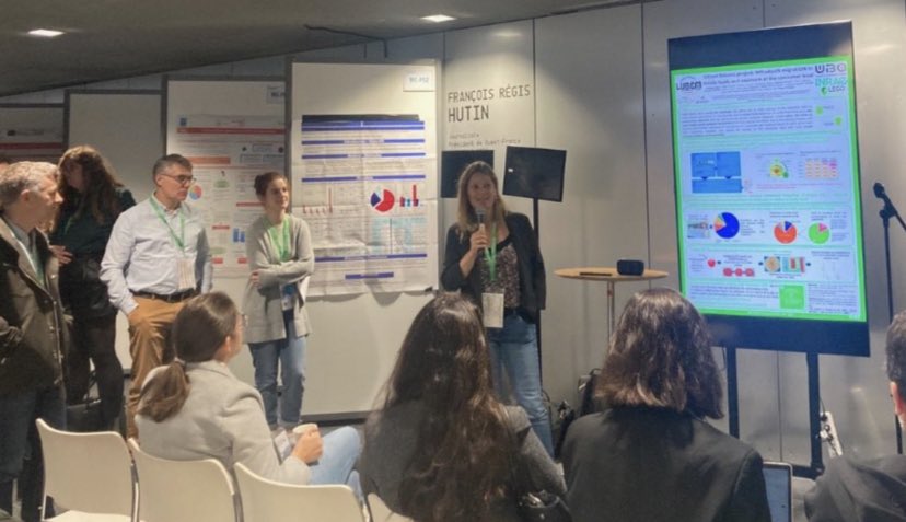 C’est vivant c’est passionnant ! N’oubliez pas d’aller écouter les poster commentés! #sfm #microbes2023