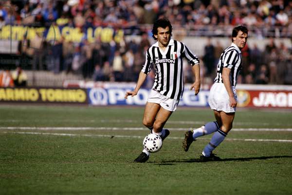 חידון ספורט קליל לפני שבת #89

והפעם, די אותו דבר: כדורגל ישראלי, הרבה כדורגל מחו"ל, וגם נ.ב.א מהיום ומפעם. בהצלחה :)

לינק לחידון בתגובה הראשונה