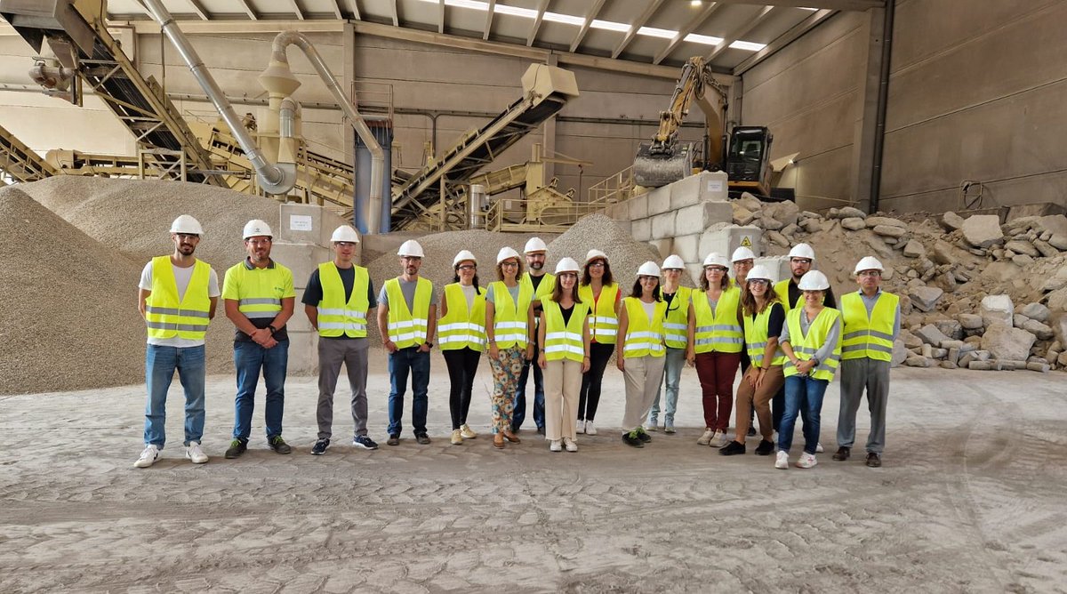ClusterMAV's tweet photo. Avui el grup de treball d'#EconomiaCircular del #ClústerMAV s'ha reunit a les instal·lacions de #Promsa, on hem visitat la planta #PromsaGreen👷🏽. Moltes gràcies per rebre'ns!🤗
🧐Si voleu conèixer els nostres grups de treball, visiteu l'enllaç següent 👉🏽 https://t.co/En9ORNtNFP https://t.co/JaOWkBWyZA